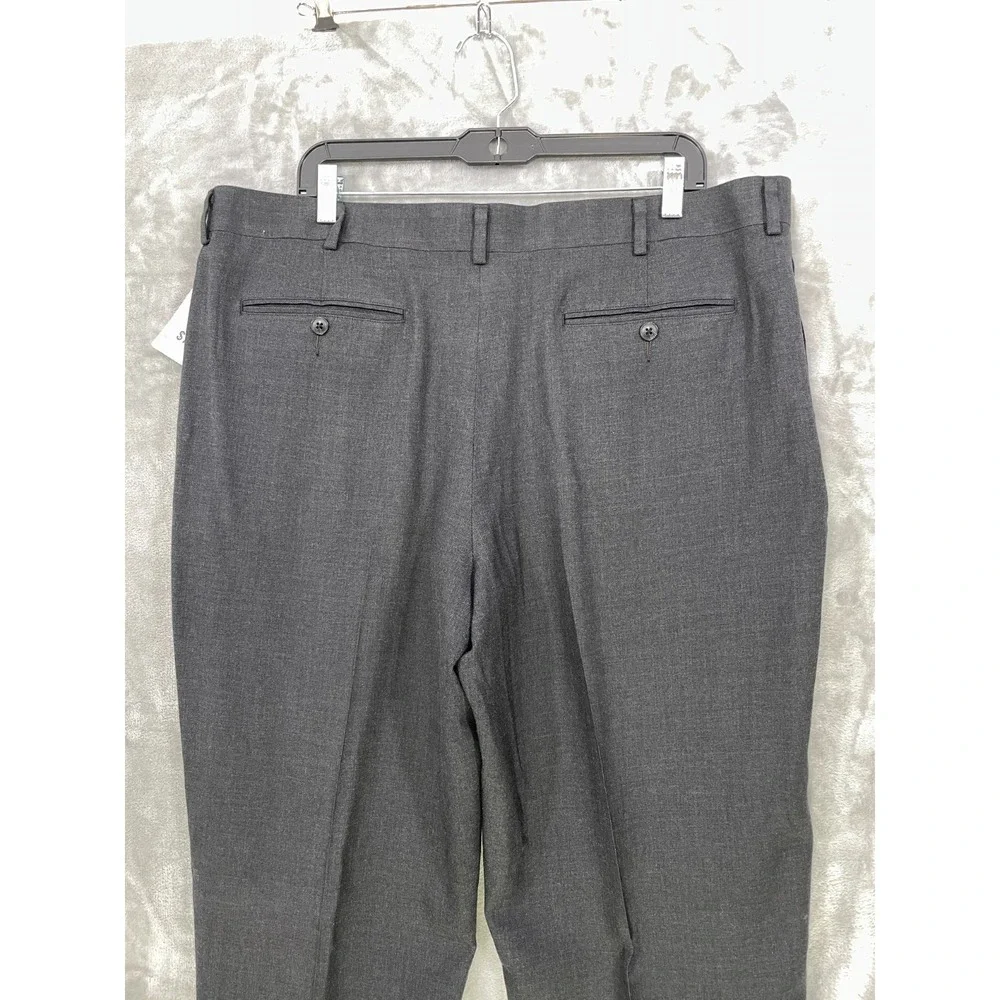 L.L. Bean Men's Classic Fit Dress Pants Size 40